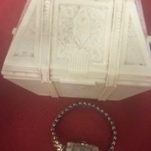 VINTAGE LADIES BULOVA WATCH